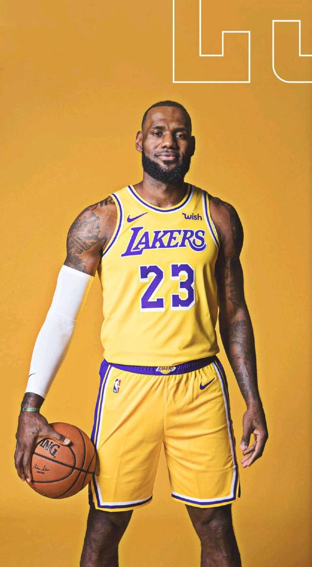 科莫vs萨索洛：尼科-帕斯、阿尔韦托-莫雷诺首发，马蒂奇、贝拉尔迪出战（科莫对阵萨索洛：尼科-帕斯与阿尔韦托-莫雷诺先发，马蒂奇、贝拉尔迪出战）