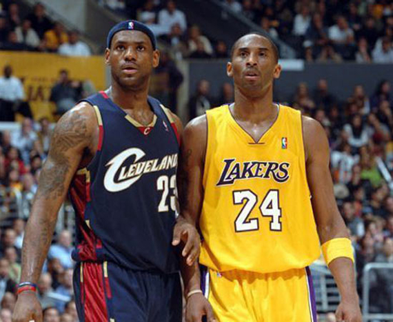 记者：韩鹏仍是泰山主帅，但俱乐部需要找个名义上的“主帅”（记者称韩鹏仍掌舵泰山，俱乐部需另觅“名义主帅”）