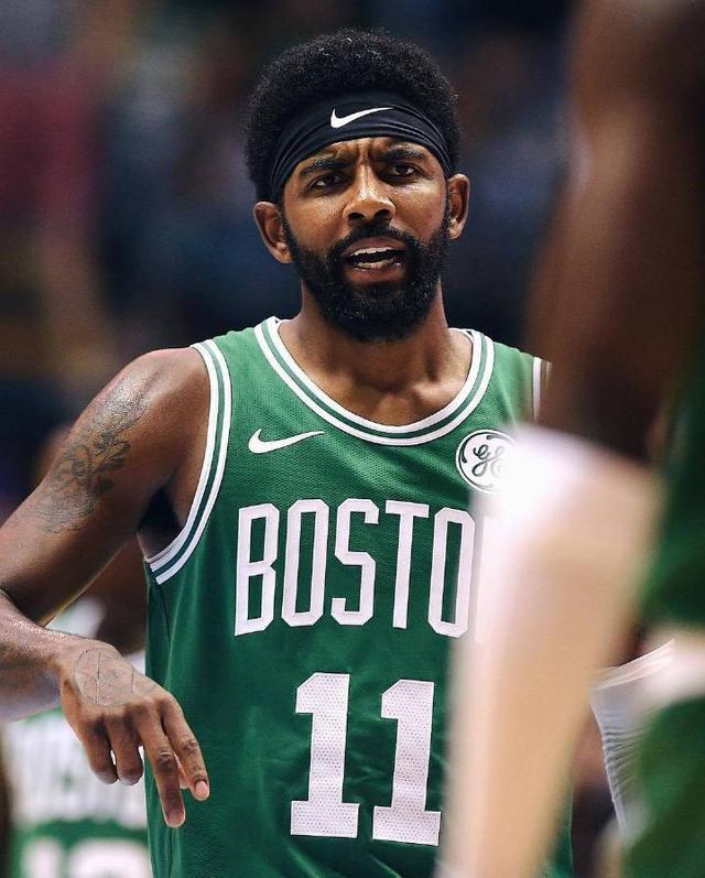 足球报：申花将利用今年最后两场亚冠来决定人员的去留（足球报：申花将以本年末两场亚冠检验阵容，敲定人员去留）