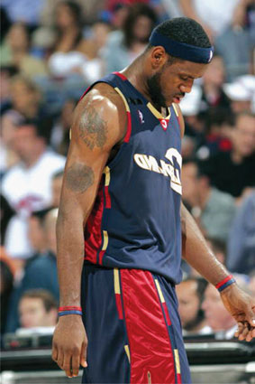 高清：西甲皇马3-0 姆巴佩一条龙+世界波（西甲-皇马3-0大胜，姆巴佩一条龙破门+世界波建功）