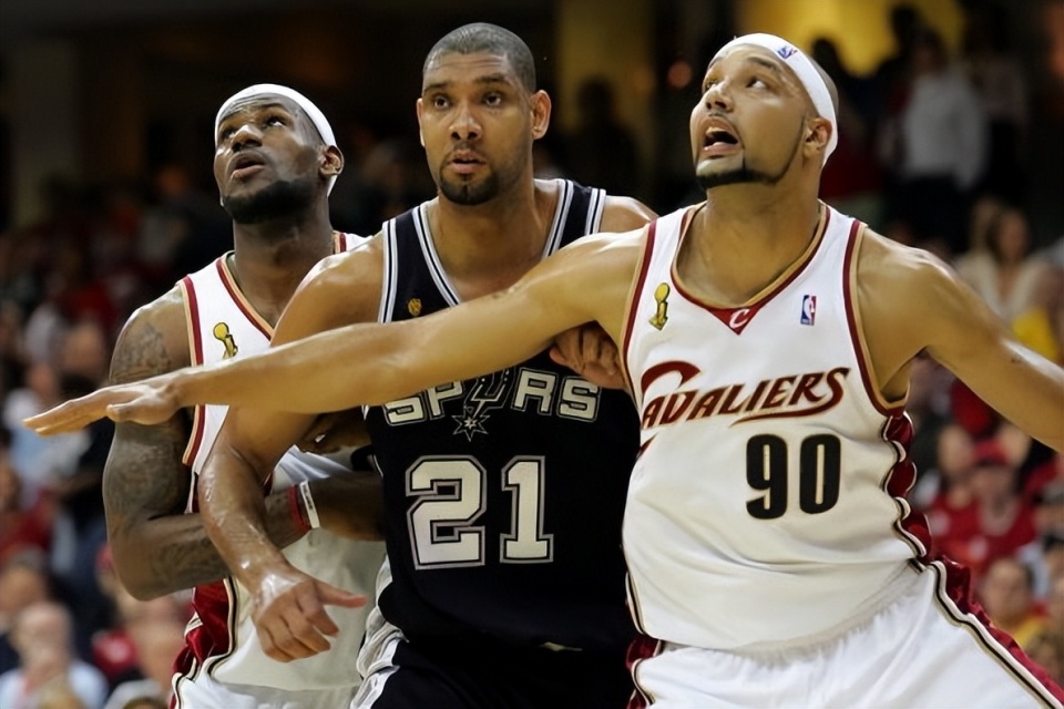 16岁103天，阿森纳小将萨蒙成为欧冠历史第6年轻参赛球员（年仅16岁103天，阿森纳小将萨蒙跻身欧冠历史第六年轻登场球员）